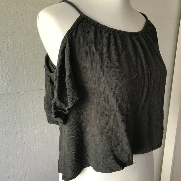 Off the Shoulder Crop Top - Picture 3 of 8